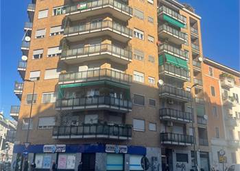 Via E. Ponti 30 (MI) TRILOCALE in affitto